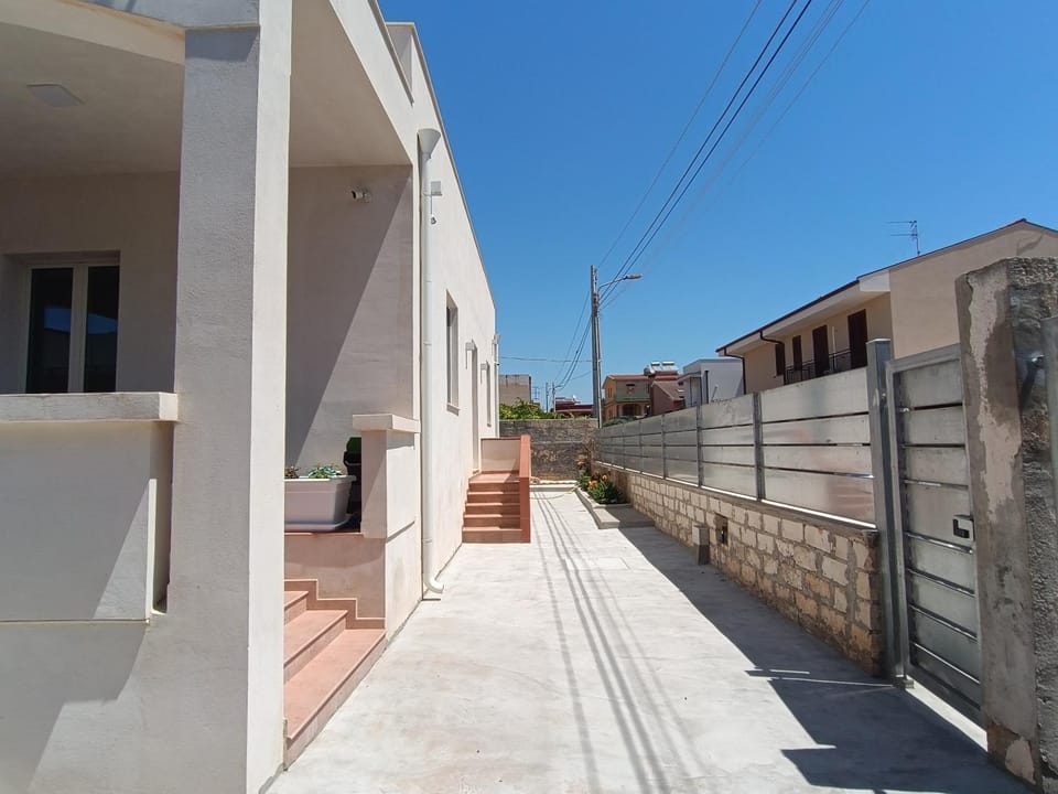 The White Shell Vacation rental in Avola