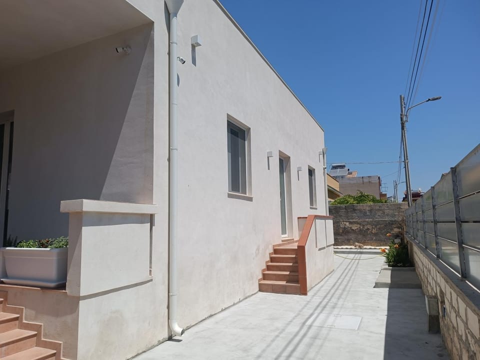 The White Shell Vacation rental in Avola