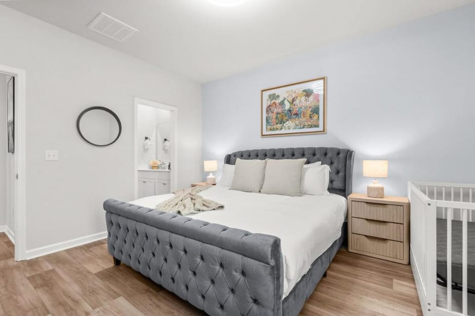 3BR Brand-New Poolside Retreat Stylish Stay House in Carolina Forest