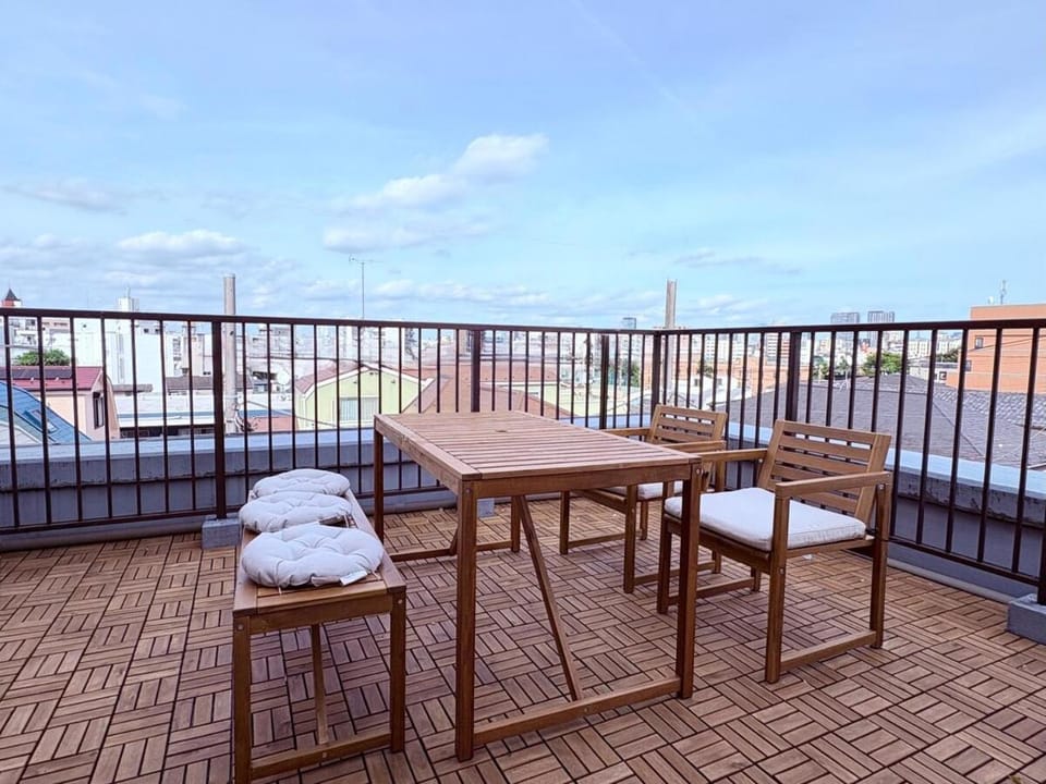 Super Luxury 2 bedroom Big Suite M-doa in Shinjuku, Spacious with terrace Dyson & POLA! 3 min to Waseda station, maximum 6 guests Apartment in Shinjuku