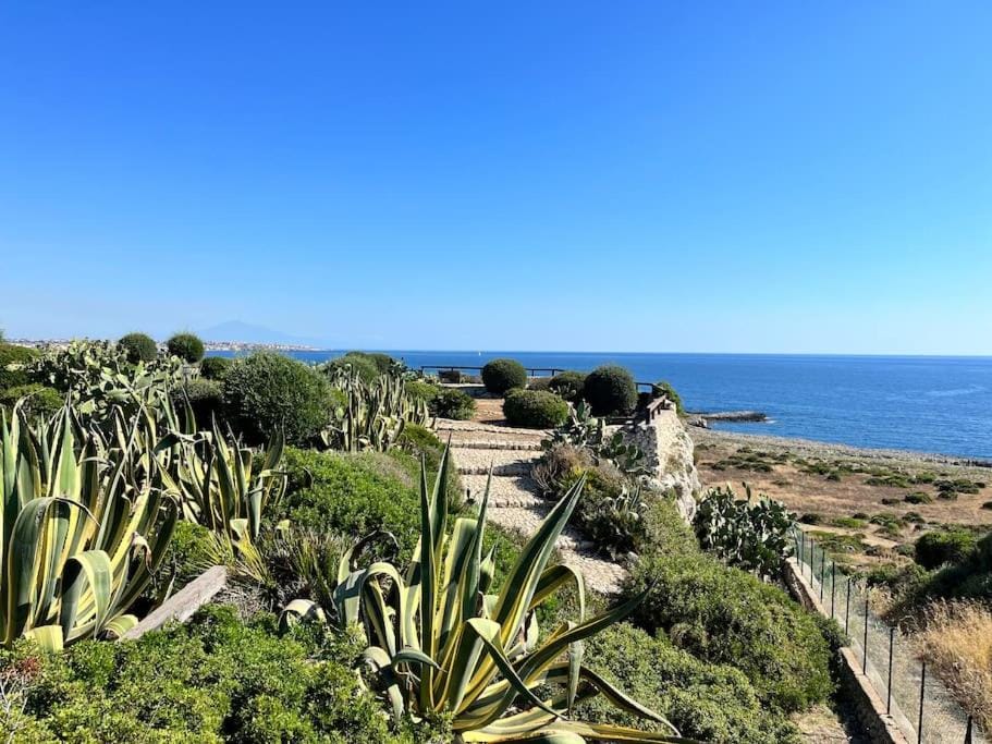 Villa Sebastian- Incomparabile vista sul mare House in Sicily