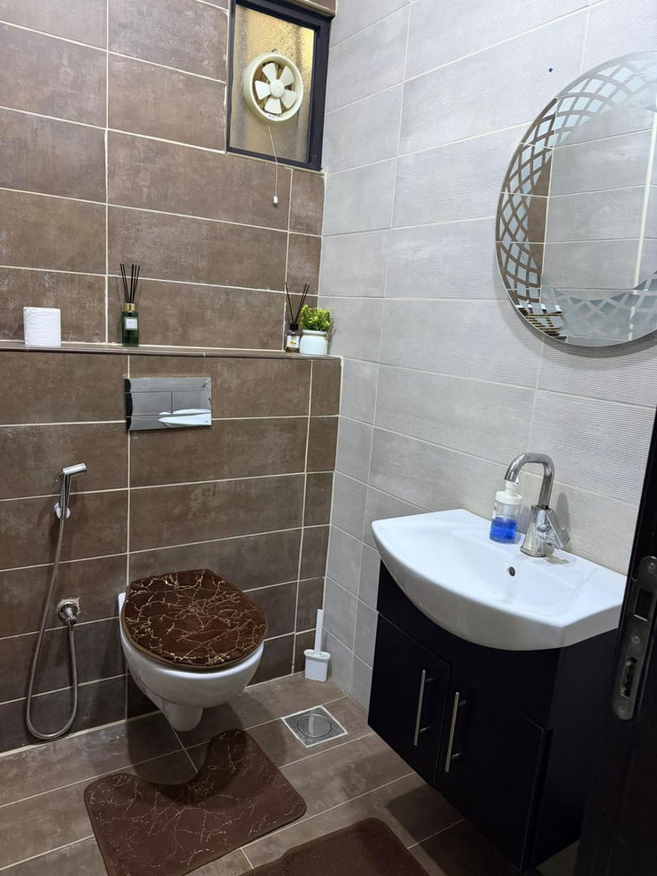 شقه مفروشه على الطاقه الشمسيه فرش فاخر جدا ط4 Apartment in North District