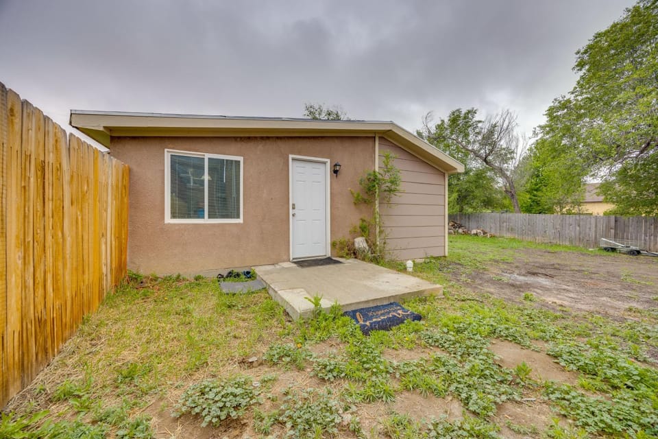 Couples Outdoor Retreat Near Garden of the Gods Apartment in Colorado Springs