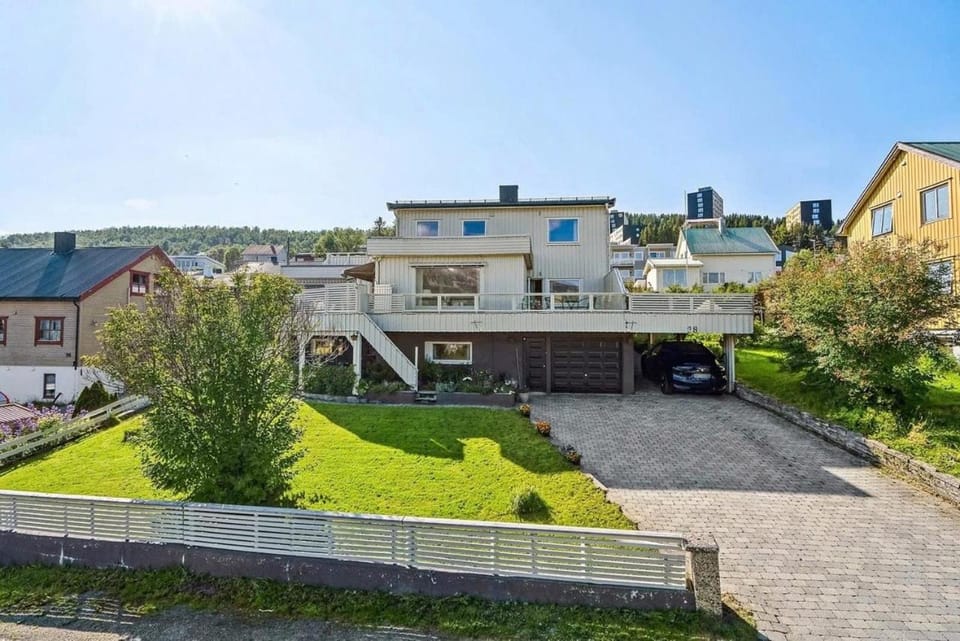 Cozy 1-Bedroom Apartment with Large Living Area Apartment in Tromso