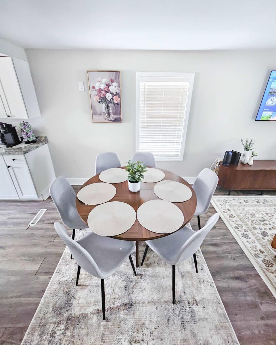 4 Min to Downtown - 5 Min to Elon -Wi-Fi House in Burlington