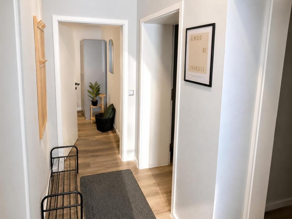 Moderne und komfortable 3-Zimmer-Wohnung in einem historischen Gebäude Nähe Bahnhof Oberbarmen, Wuppertal Apartment in Wuppertal
