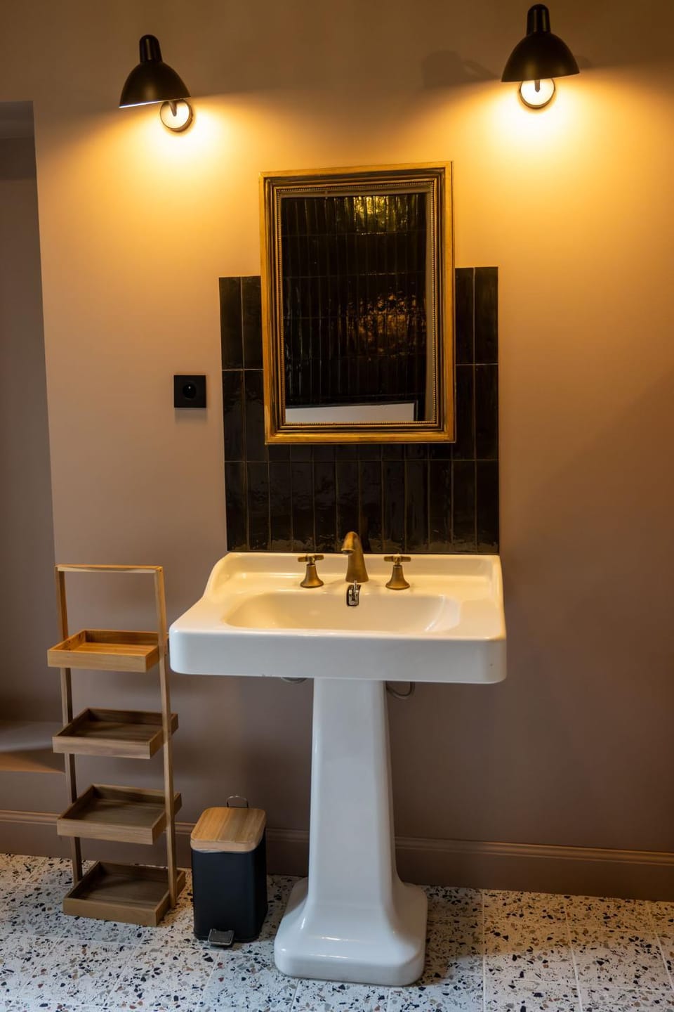 Maison Mirabelle - La chambre côté jardin avec cuisine Bed and Breakfast in Nouvelle-Aquitaine