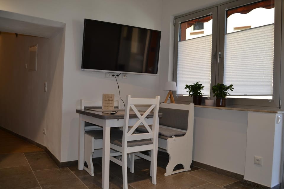 TV and multimedia, Dining area