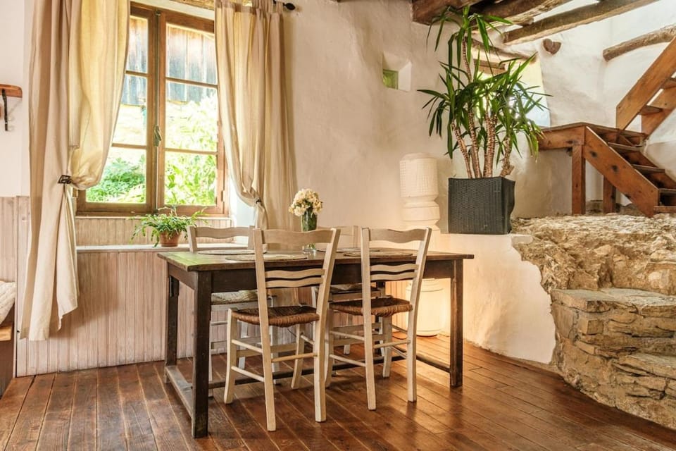 Le Rocher gîte de caractère pour 2 à 5 personnes House in Occitanie