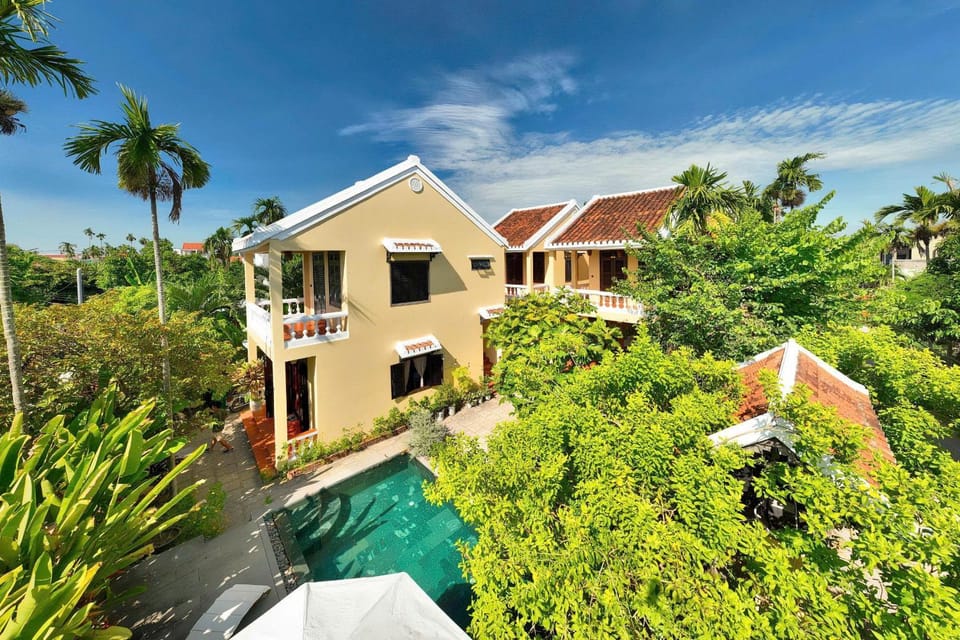 Property building, Day, Garden, Garden view