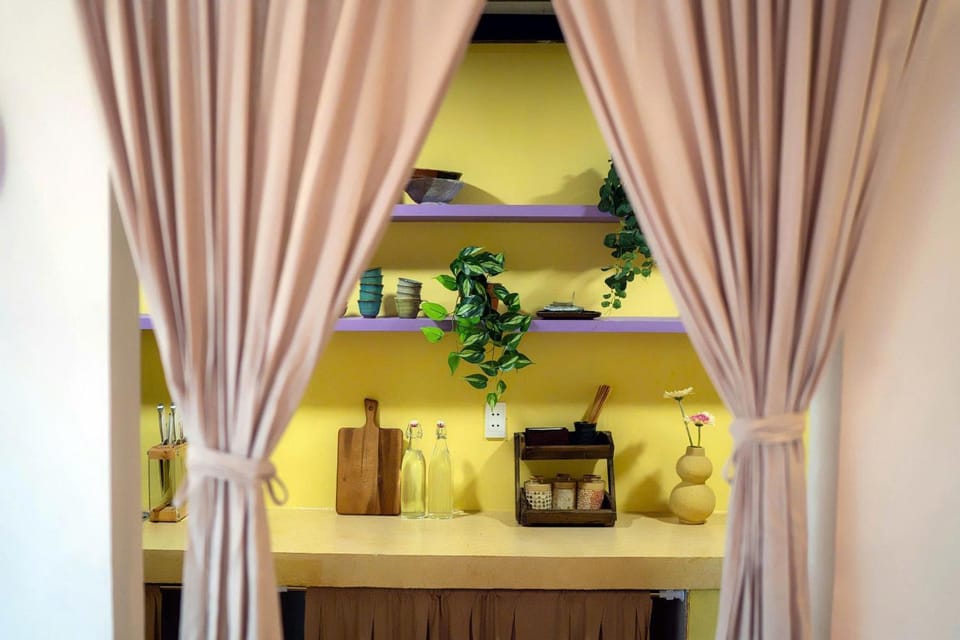 Kitchen or kitchenette, Communal kitchen