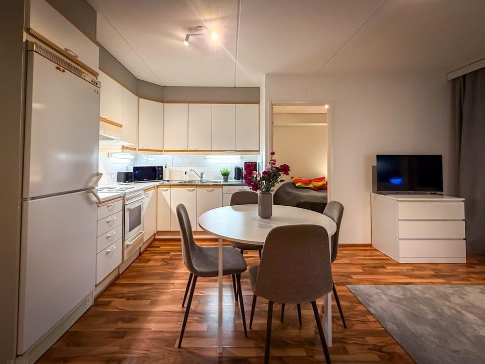 TV and multimedia, Kitchen or kitchenette, Living room, Seating area, Dining area, dishwasher, oven, stove