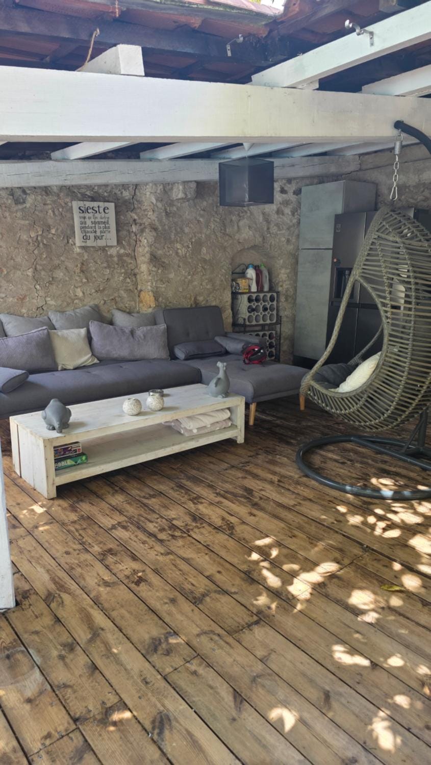 Communal lounge/ TV room