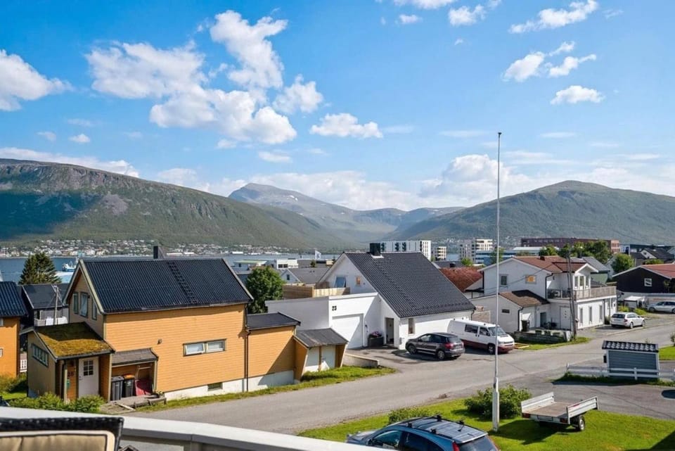 Aurora View Apartment - 3 Bedrooms with Stunning Views Apartment in Tromso