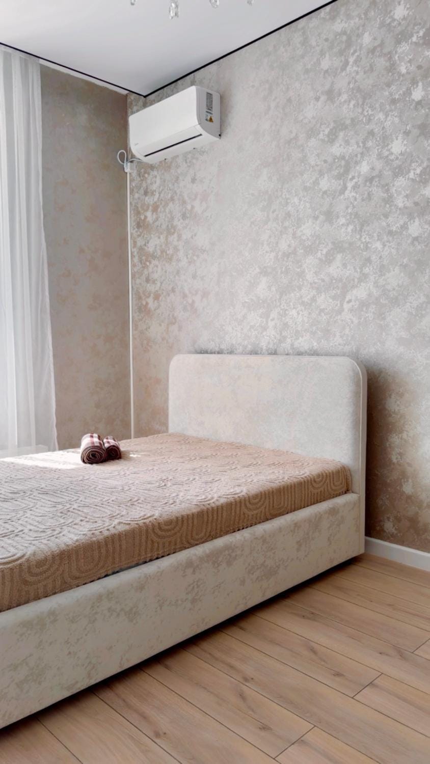 Bed, Photo of the whole room, Bedroom, air conditioner