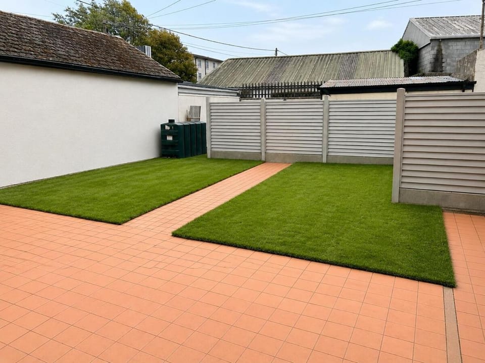 Spacious 5-Bedroom Townhouse in Central Thurles Apartment in Co. Tipperary, Ireland