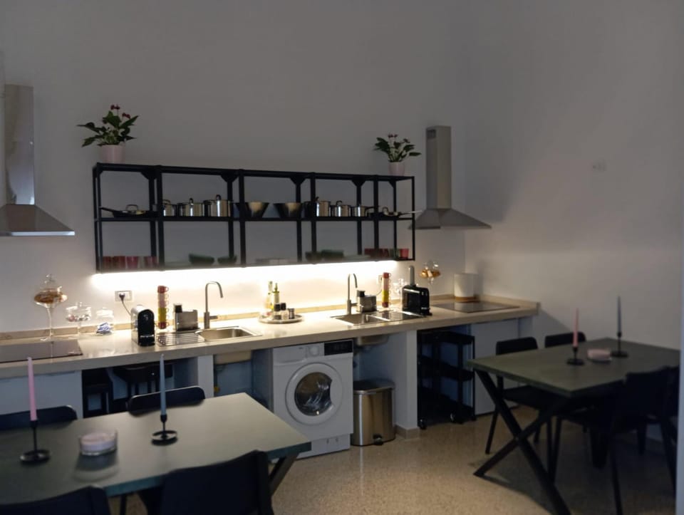 Restaurant/places to eat, Kitchen or kitchenette, Communal kitchen, kitchen