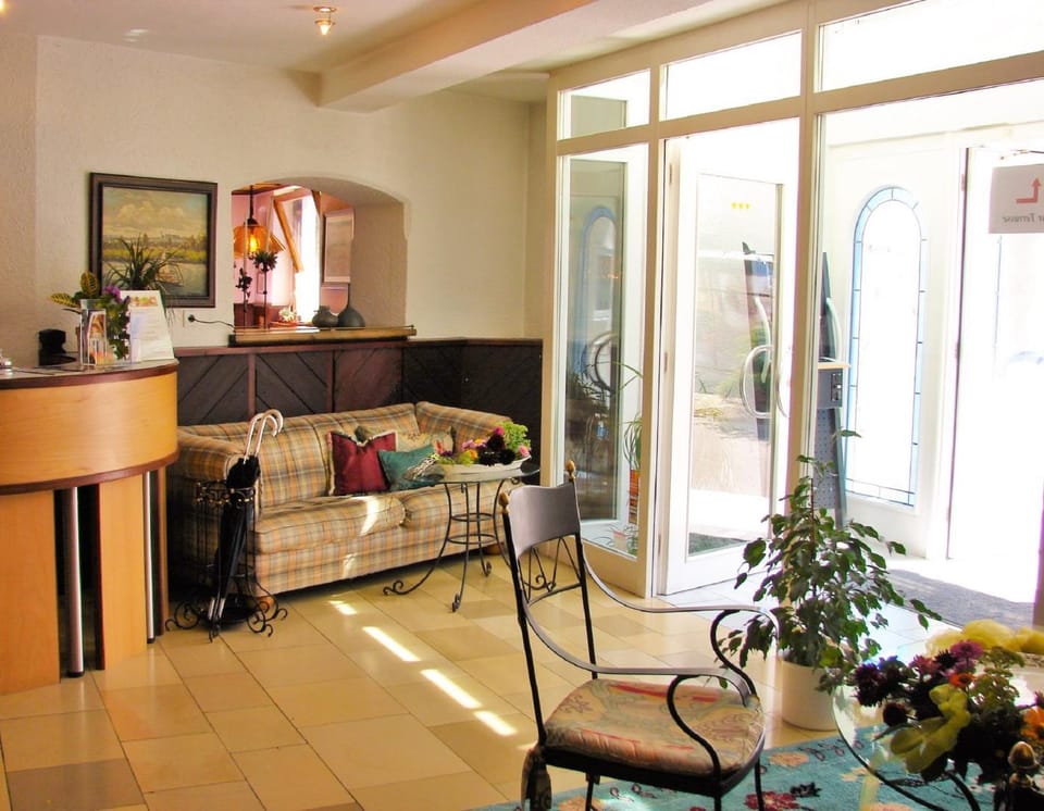 Day, Lobby or reception