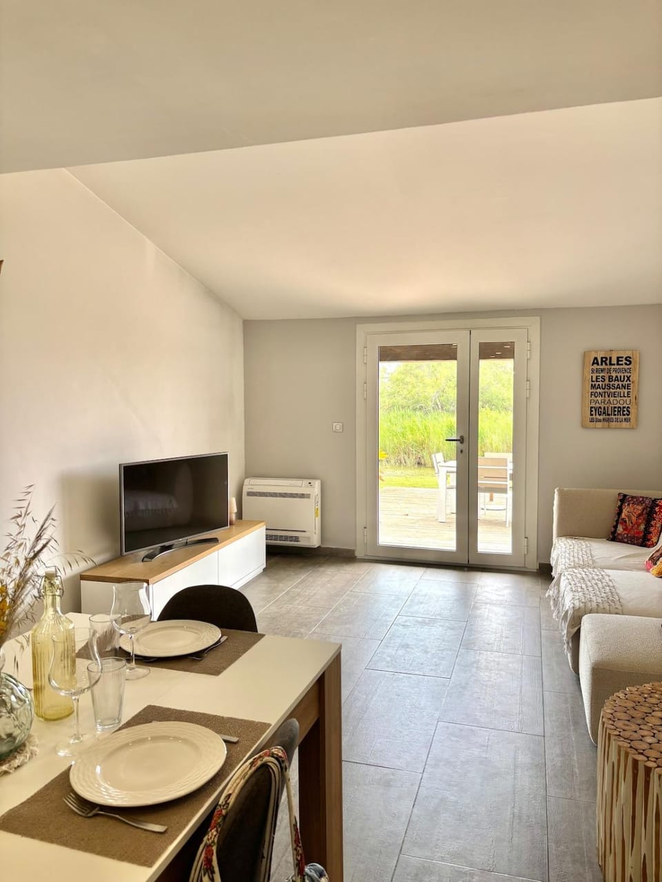Communal lounge/ TV room