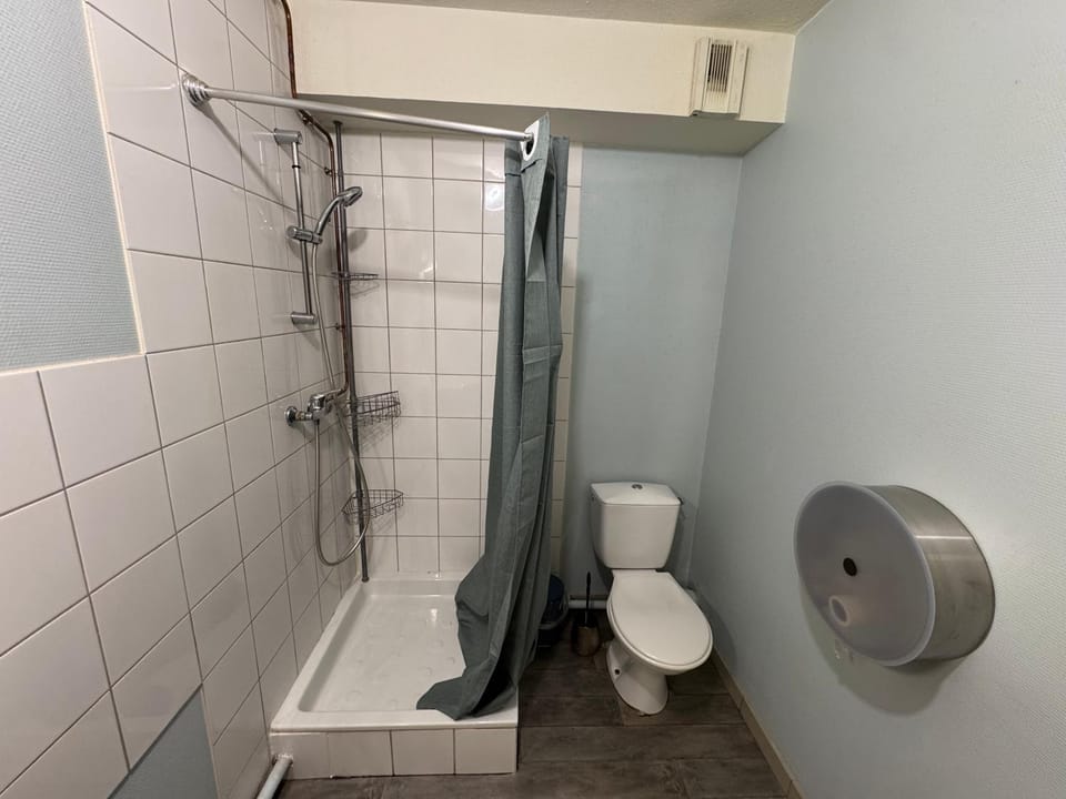 Modern Studio with Large Terrace in Quartier des Tilleroyes, Besançon Apartment in Besançon