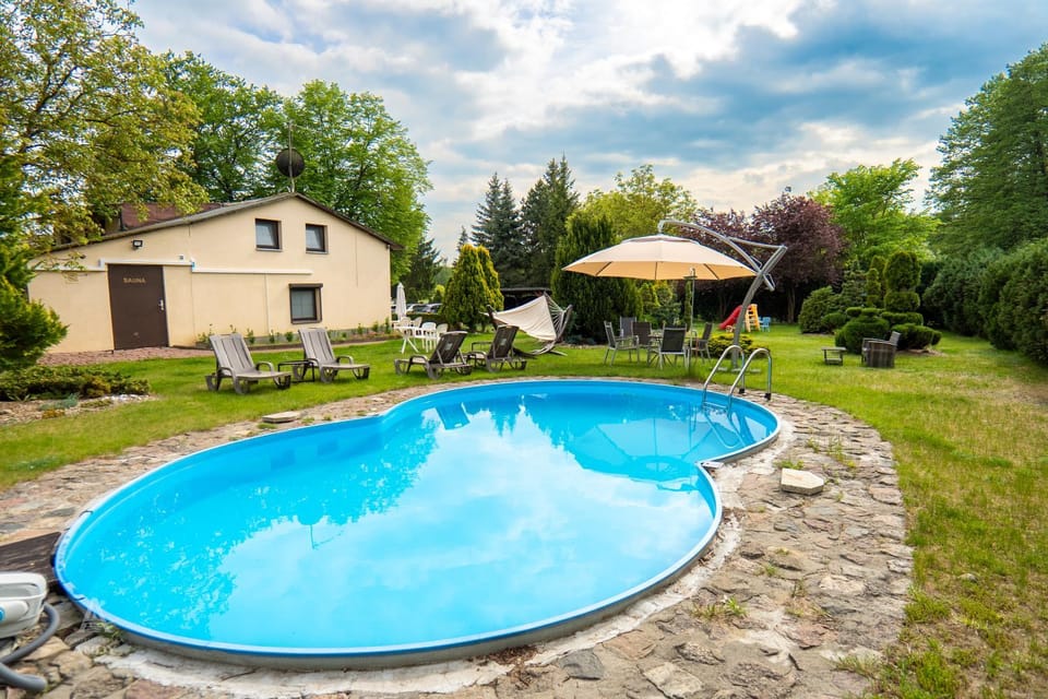Swimming pool, Swimming pool