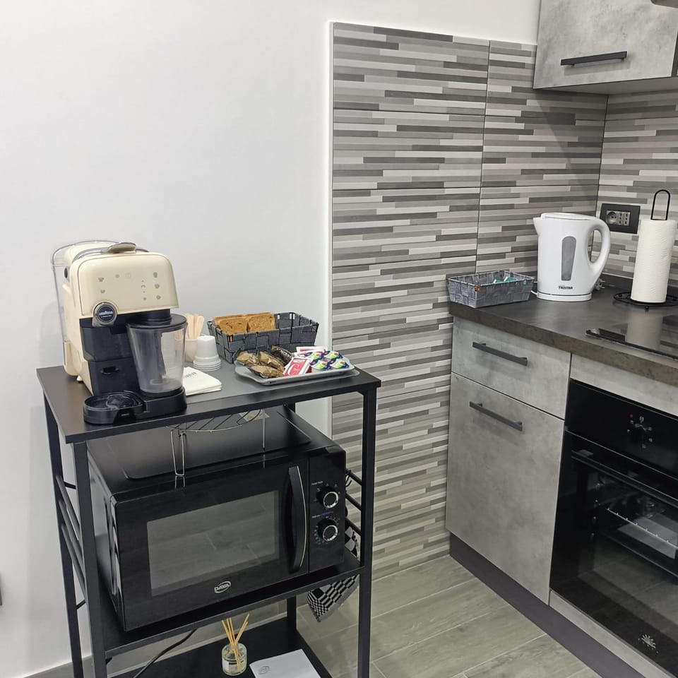 Giuly's Modern House Apartment in Nettuno