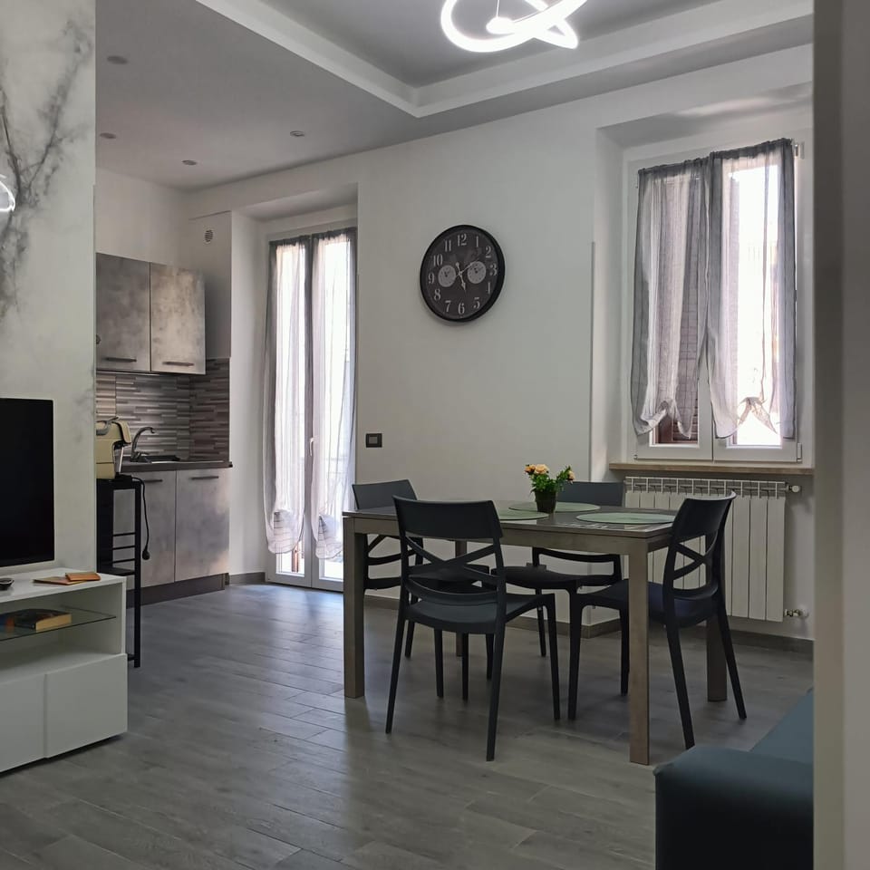 Giuly's Modern House Apartment in Nettuno