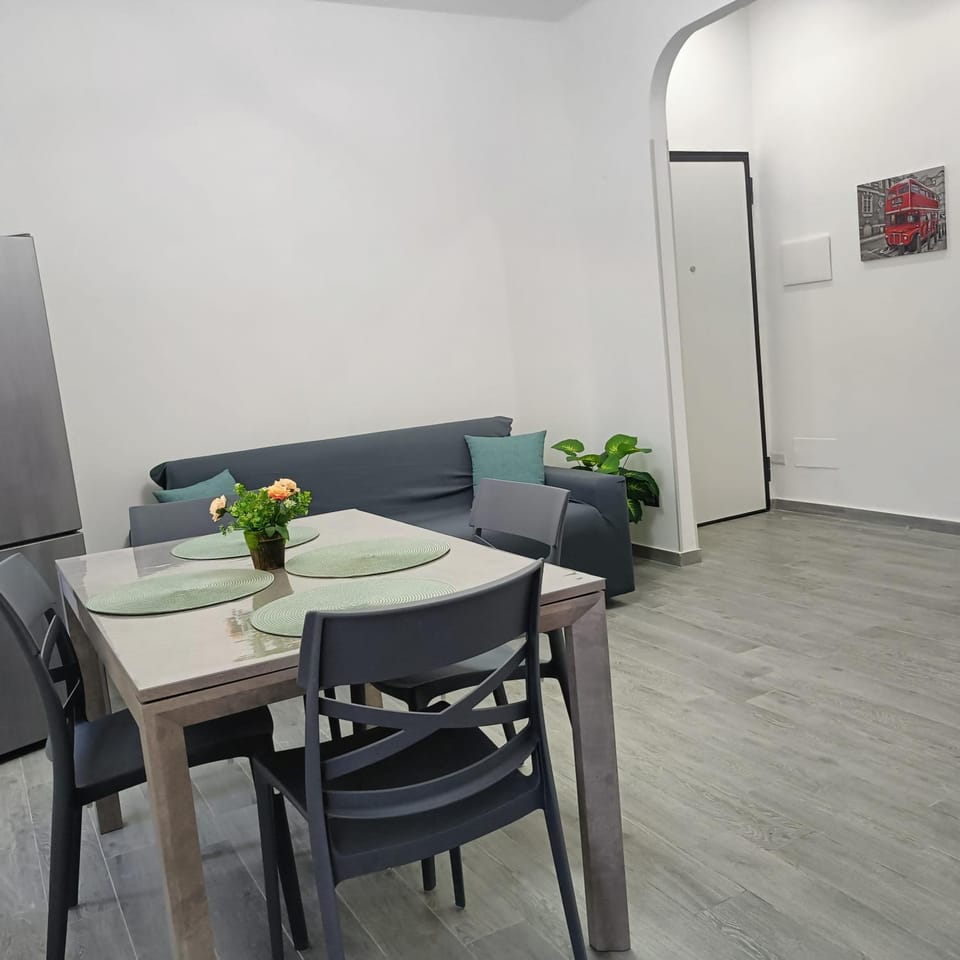 Giuly's Modern House Apartment in Nettuno
