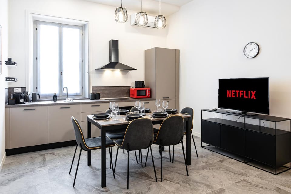 TV and multimedia, Living room, microwave, oven, kitchen