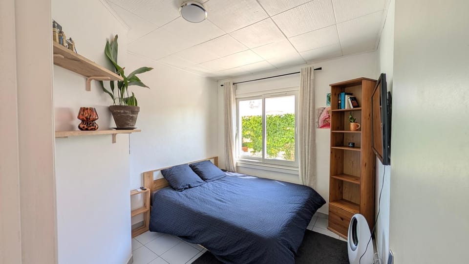 Bed, Photo of the whole room, Bedroom, Garden view