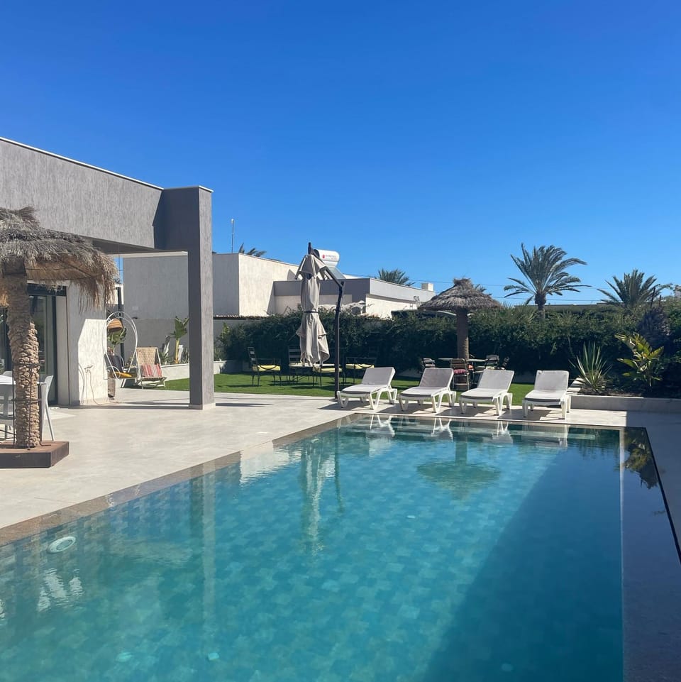 Swimming pool
