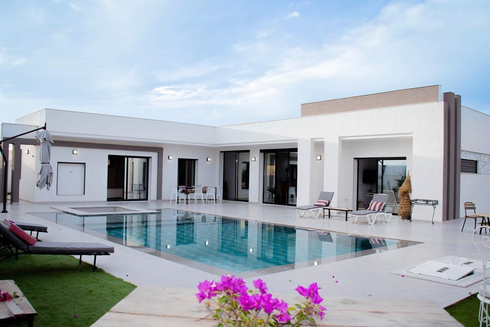 Pool view, Swimming pool, Swimming pool, sunbed