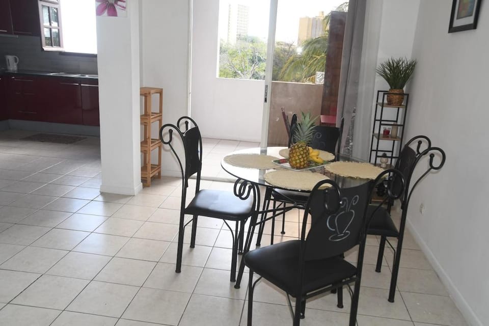Three Bedrooms Apartment with Nature View Beach Five mins away Apartment in Fort-de-France