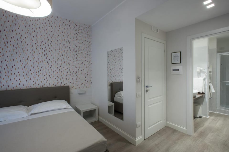 Bed, Other, Photo of the whole room, Decorative detail