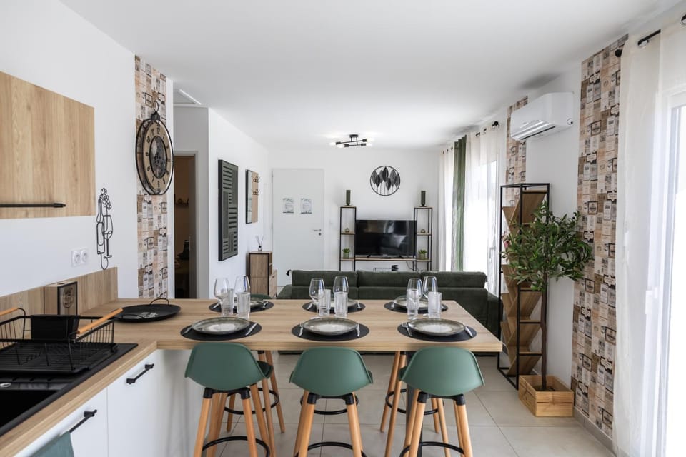 Sous l'olivier, House, air conditioning, garden, 4 pers House in Sorgues