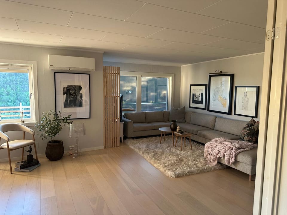Stort hus med utsikt, hage og veranda Kristiansand House in Norway