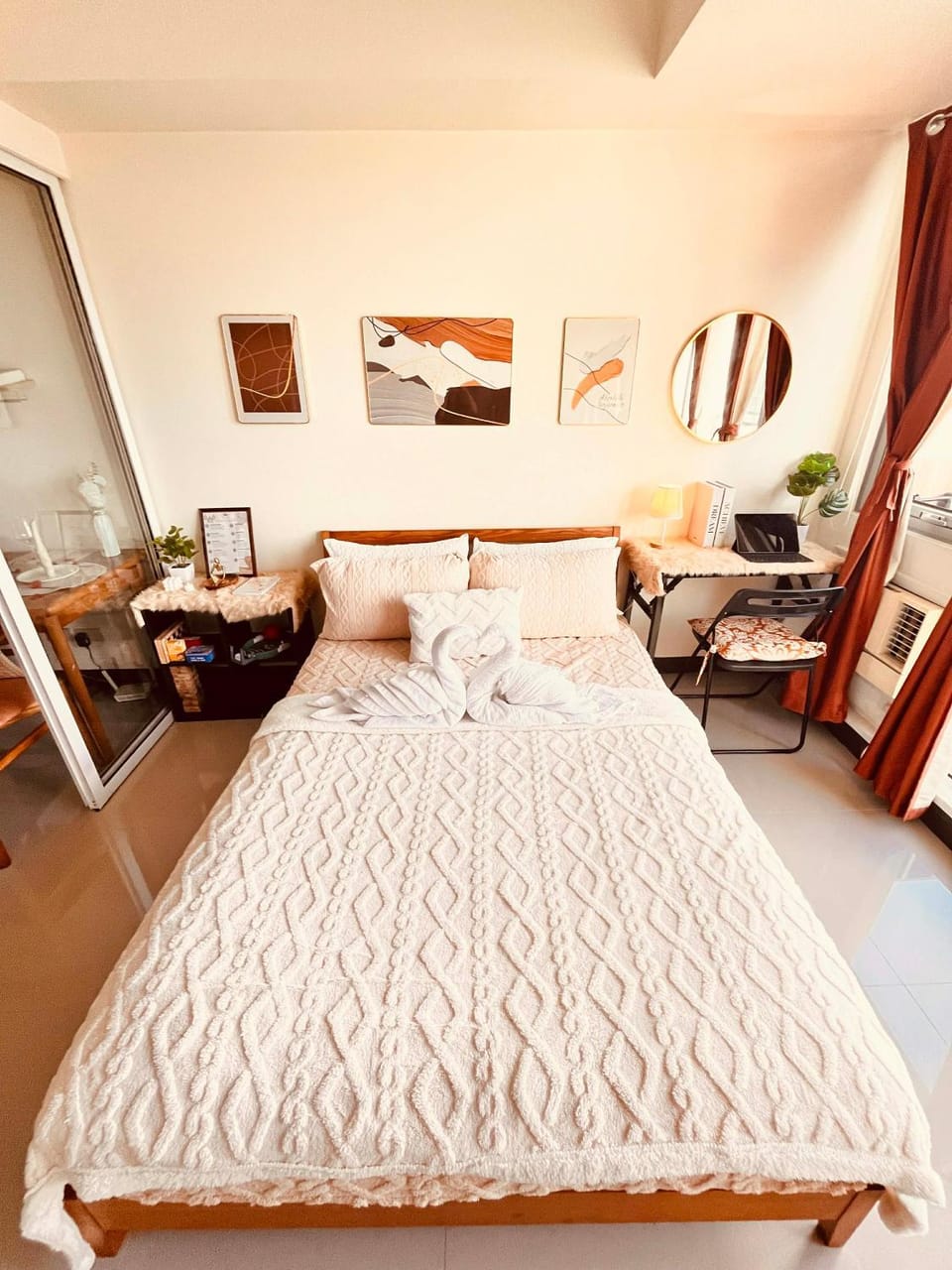 Samie's Solace-Azure Staycation Resort in Las Pinas
