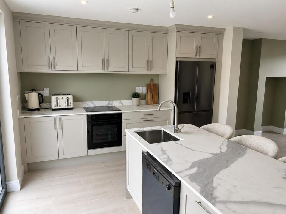 Spacious Thurles Townhouse Near Semple Stadium House in Co. Tipperary, Ireland
