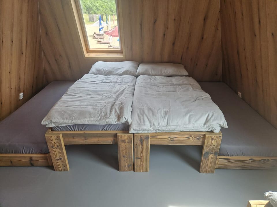 Rodinný pokoj s výhledem na Jezero Milada Ústí nad Labem Campground/ 
RV Resort in Czechia