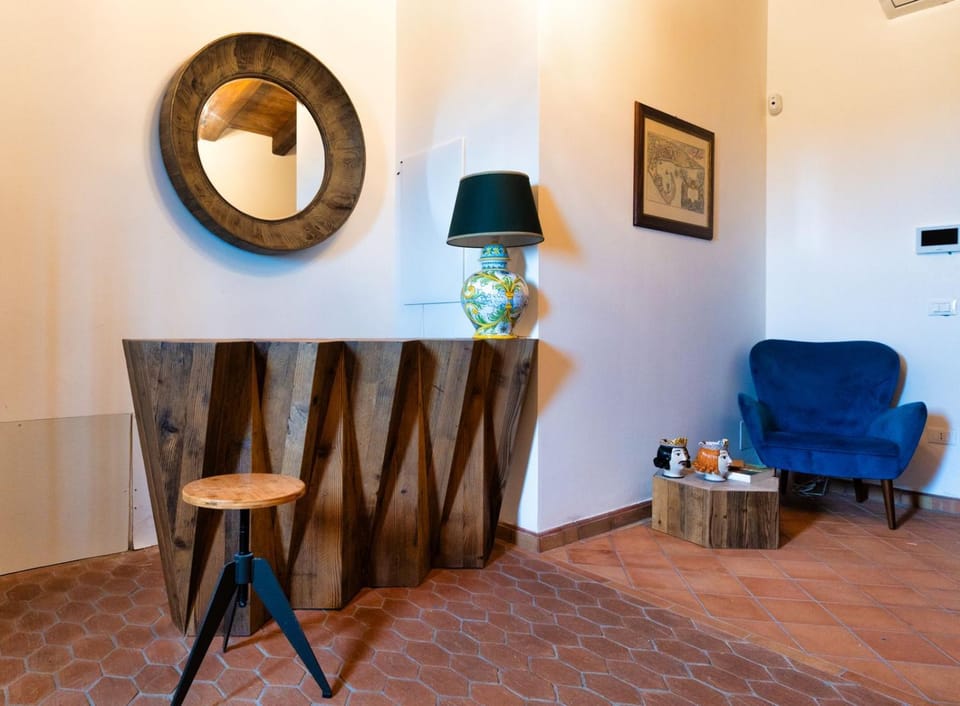 Lobby or reception, Internal: Not applicable to any particular room