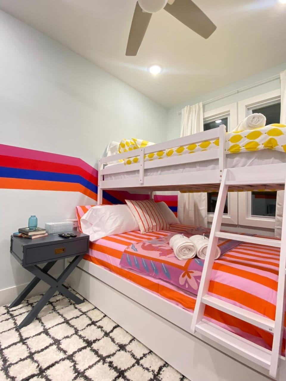 Bedroom, bunk bed