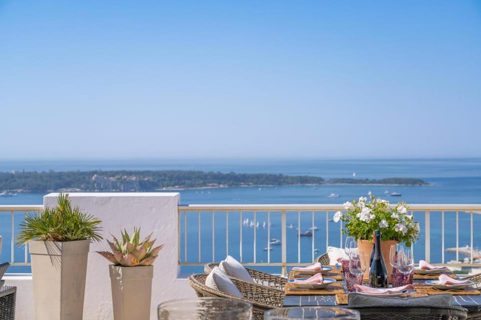 Duplex Penthouse with panoramic sea view in Cannes Apartment in Cannes