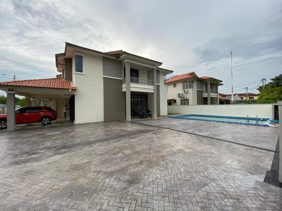 Semi-D homestay Helena with swimming pool House in Malacca