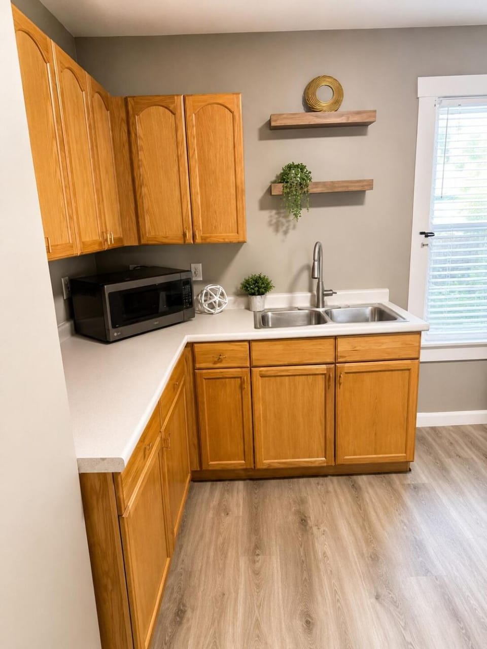 Modern 2BR Near CMMC and downtown Apartment in Auburn