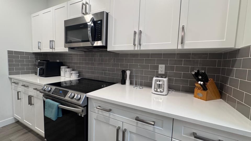 Brand New 2BR house with front double garage House in Cochrane