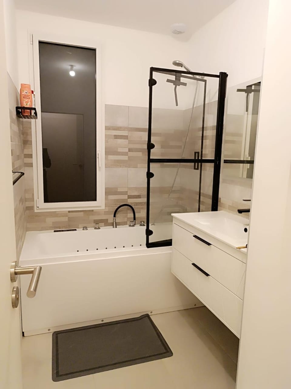 Bathroom, Spa and wellness centre/facilities