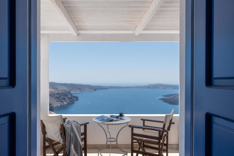 Day, Natural landscape, View (from property/room), Balcony/Terrace, Dining area, Mountain view, Sea view