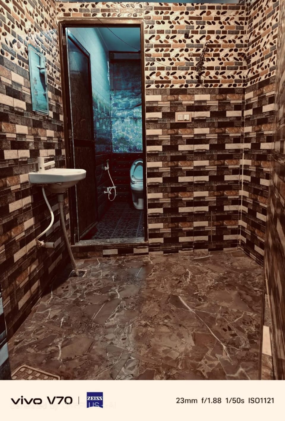 Thakur JI Residency Hotel in Varanasi