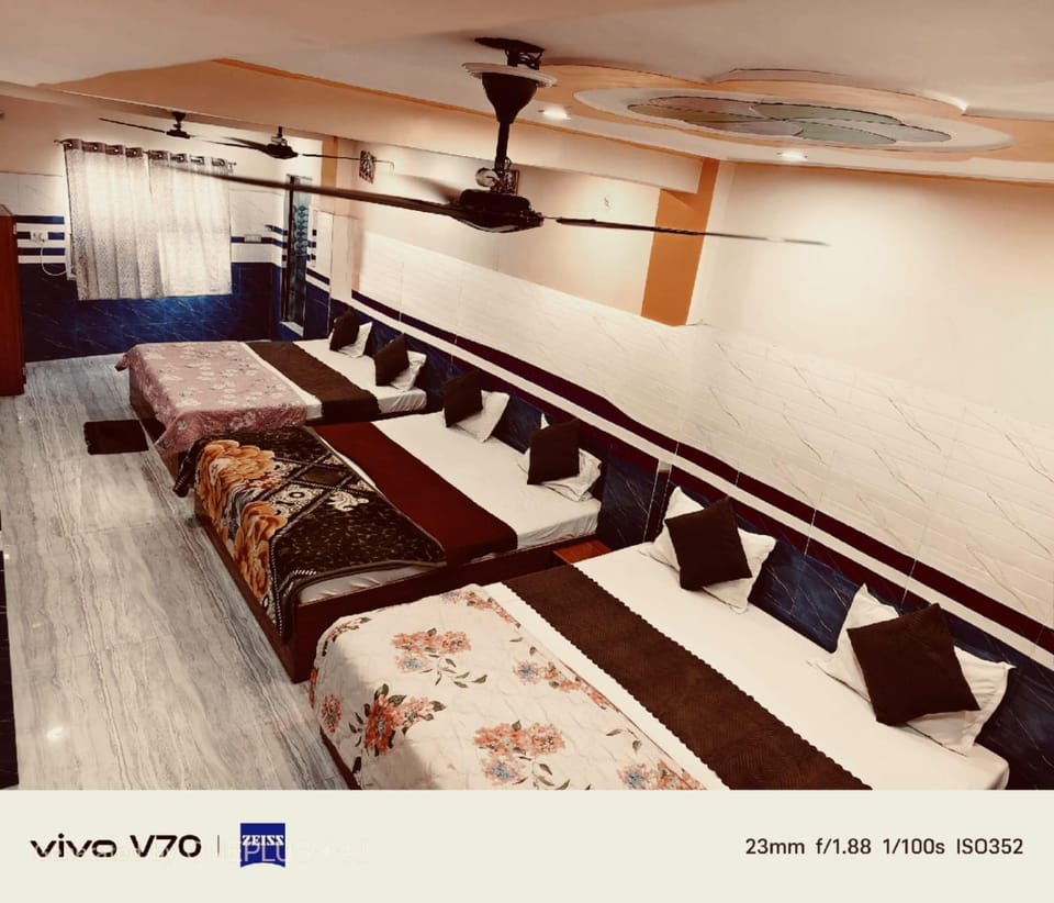 Thakur JI Residency Hotel in Varanasi