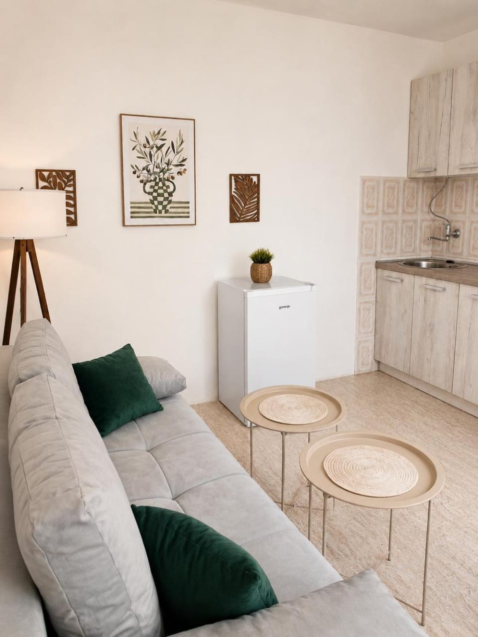 Kitchen or kitchenette, Living room